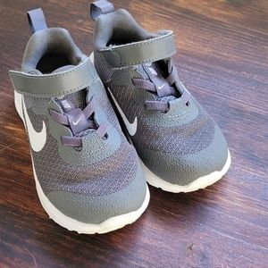 Nike Revolution Toddler Size 7C Shoes